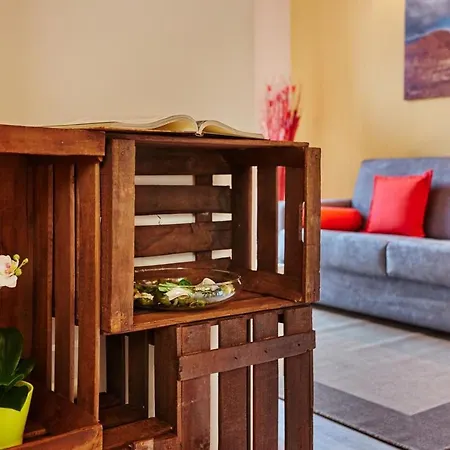 Lovely & Bright Bogatell Beach Apartment